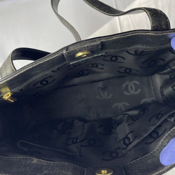 Chanel Triple Coco Mini Tote Handbag - Black Enamel, Made in Italy - Picture 13 of 16